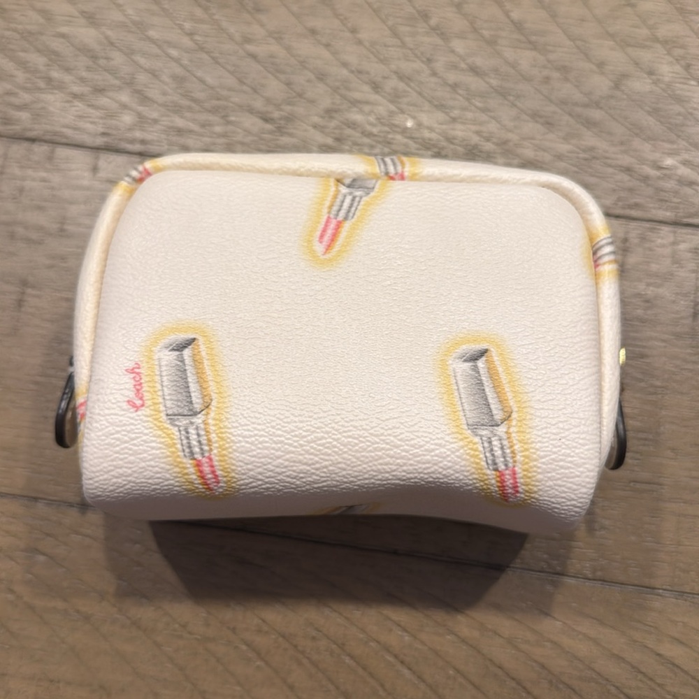 Coach Pouch 🩷 - Picture 7 of 7